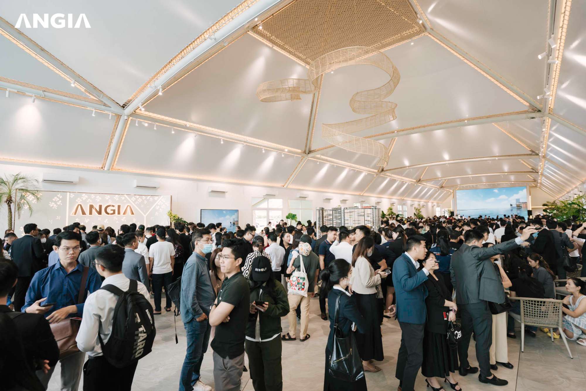 SỰ KIỆN “ĐẾN ĐỂ TRẢI NGHIỆM - CHẠM ĐỂ HÌNH DUNG” 